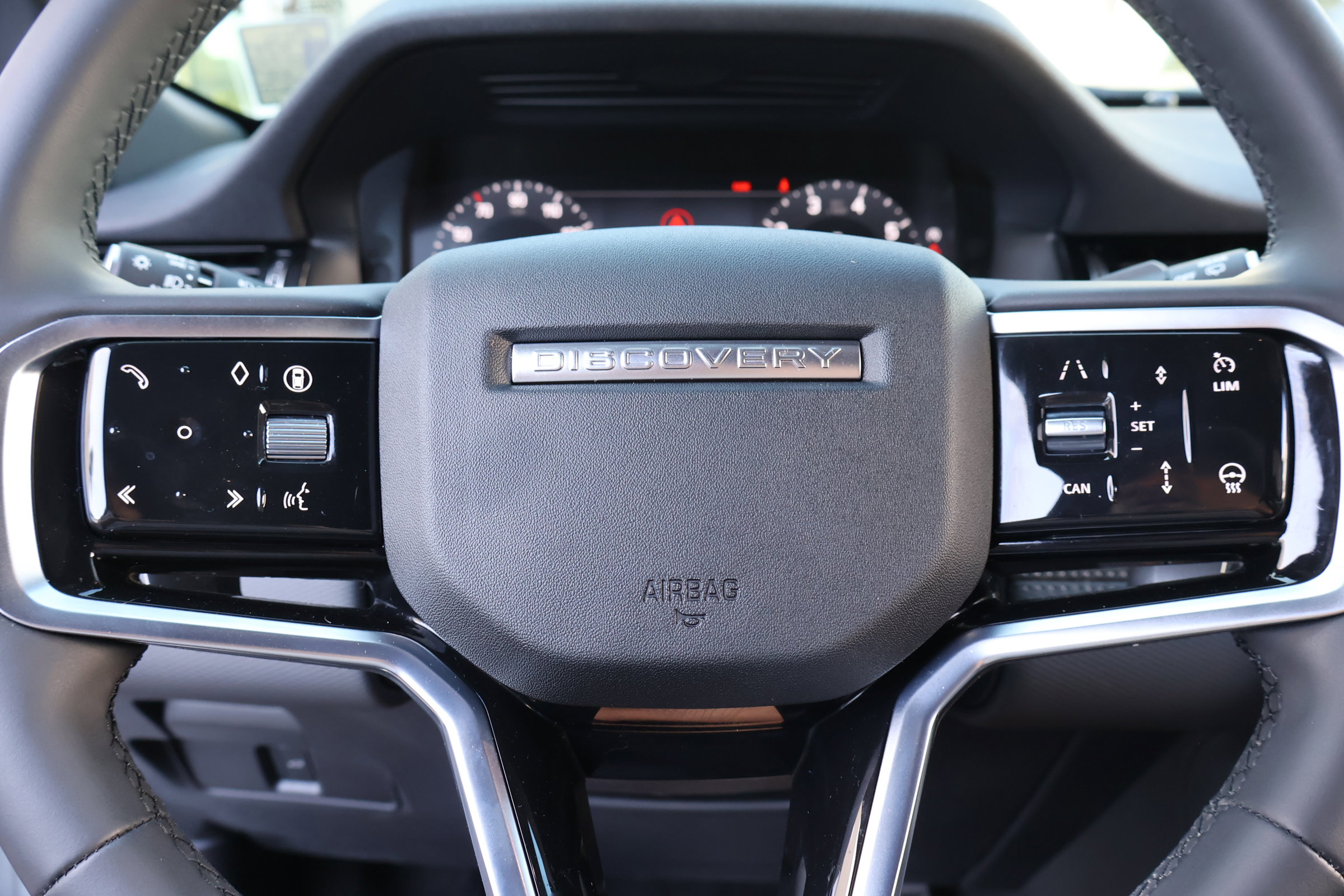 Used 2024 Land Rover Discovery Sport Dynamic SE image 22