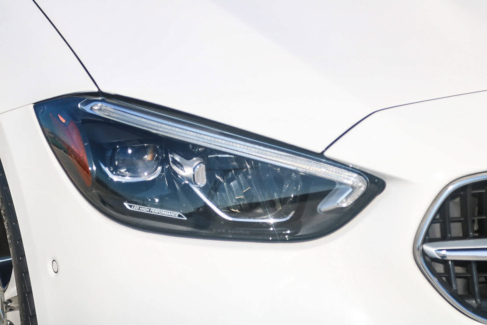 Used 2023 Mercedes-Benz C 300 Sedan image 4