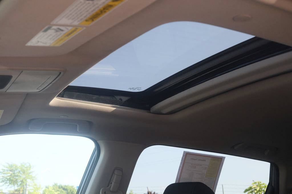Used 2023 Honda CR-V EX image 3