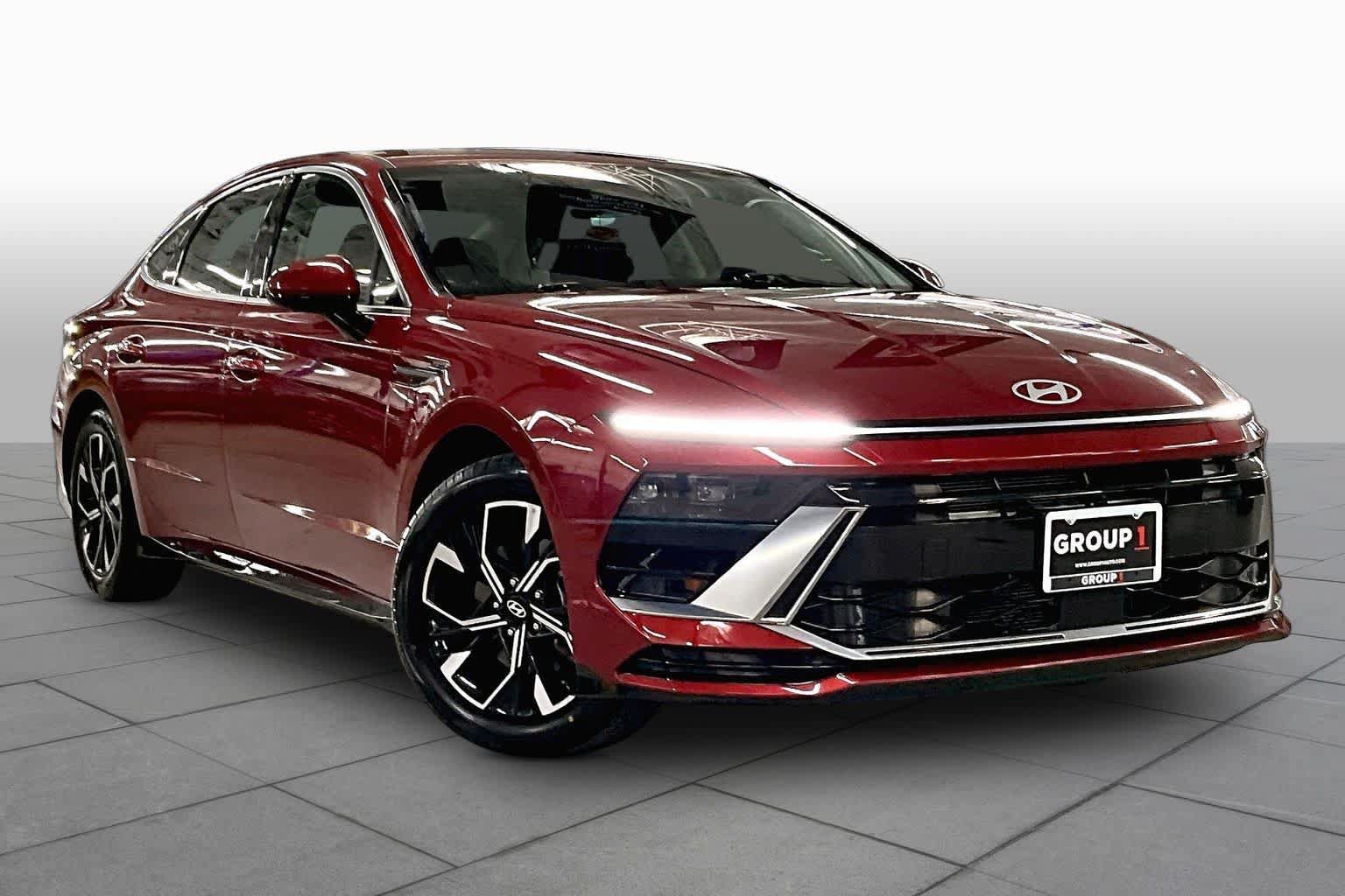 Used 2025 Hyundai Sonata SEL FWD image 3