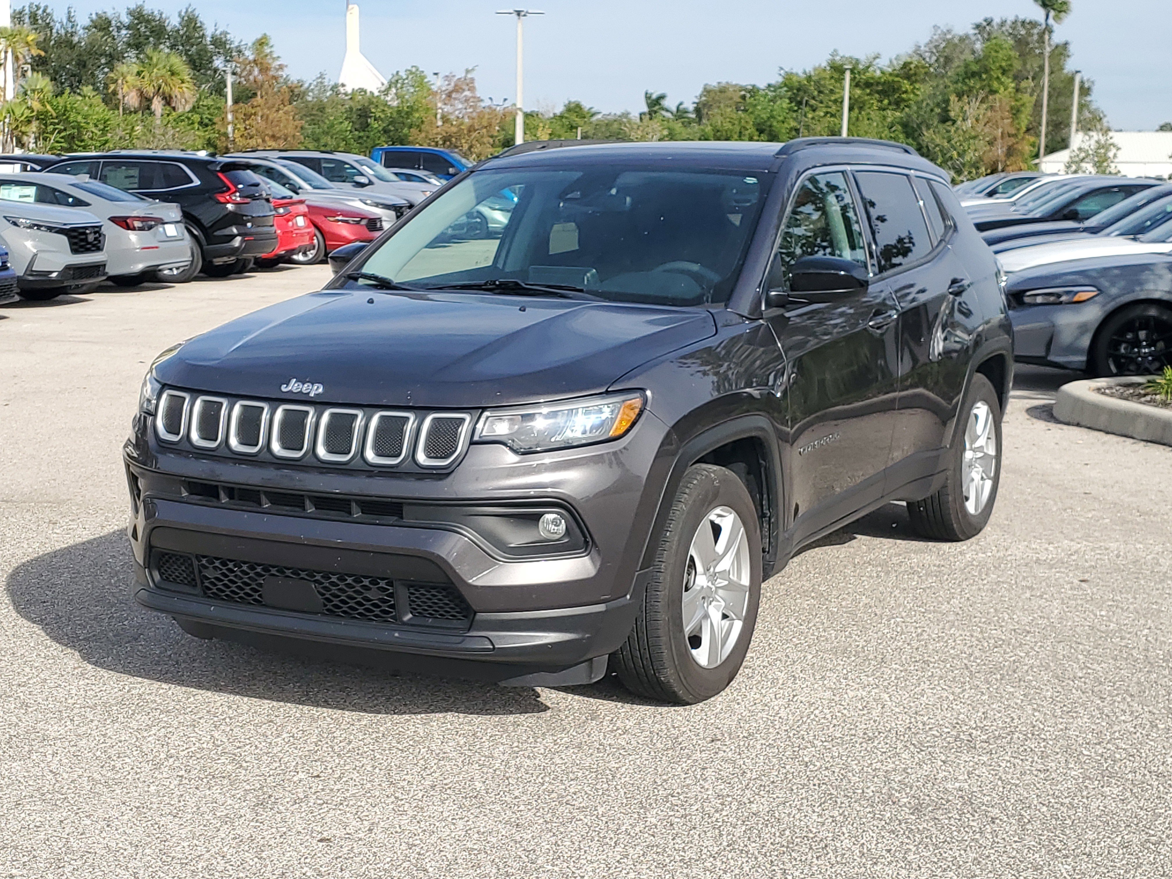 Used 2022 Jeep Compass Latitude w/ Sun and Sound Group image 8