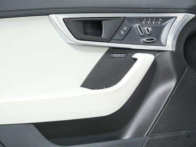 Used 2020 Jaguar F-TYPE Convertible image 6