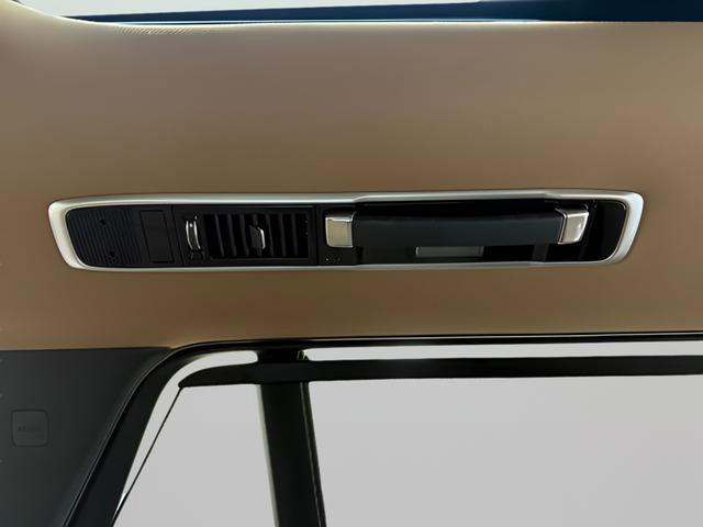 Certified 2025 Land Rover Range Rover SE AWD/4WD image 32