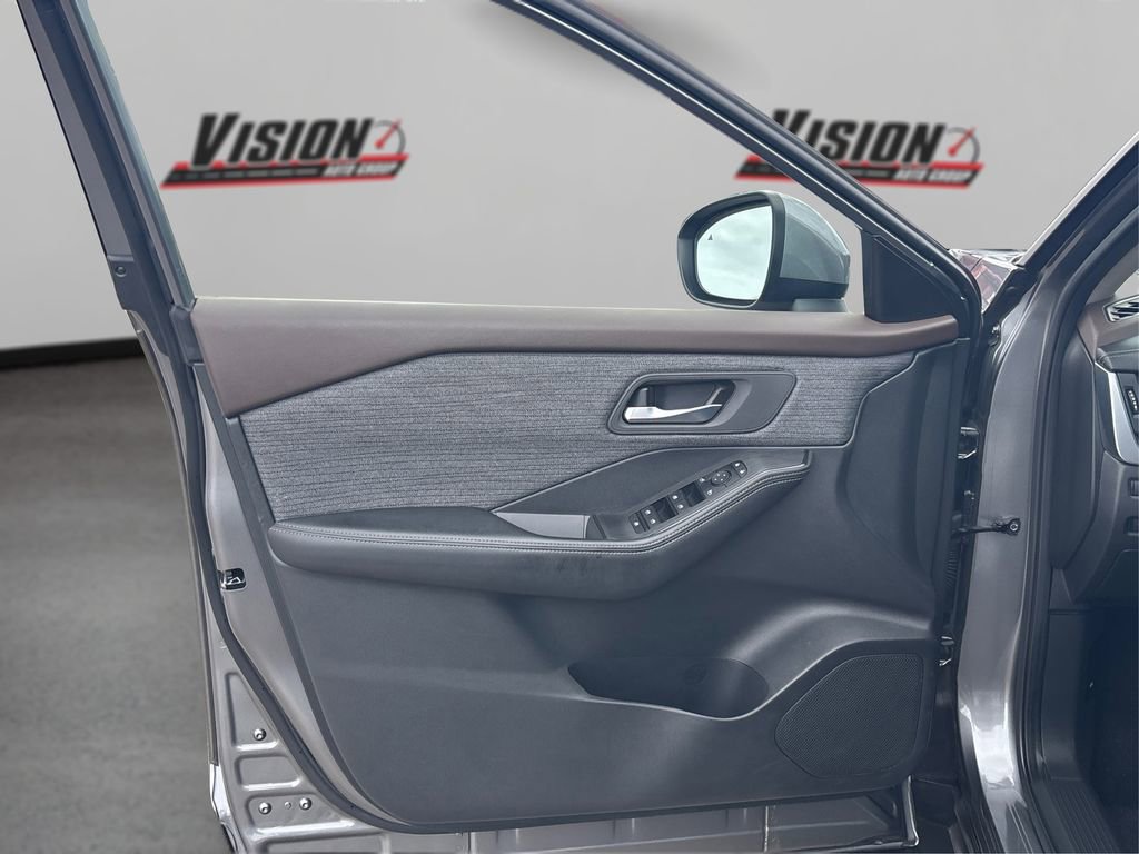 Used 2023 Nissan Rogue SV AWD/4WD image 22
