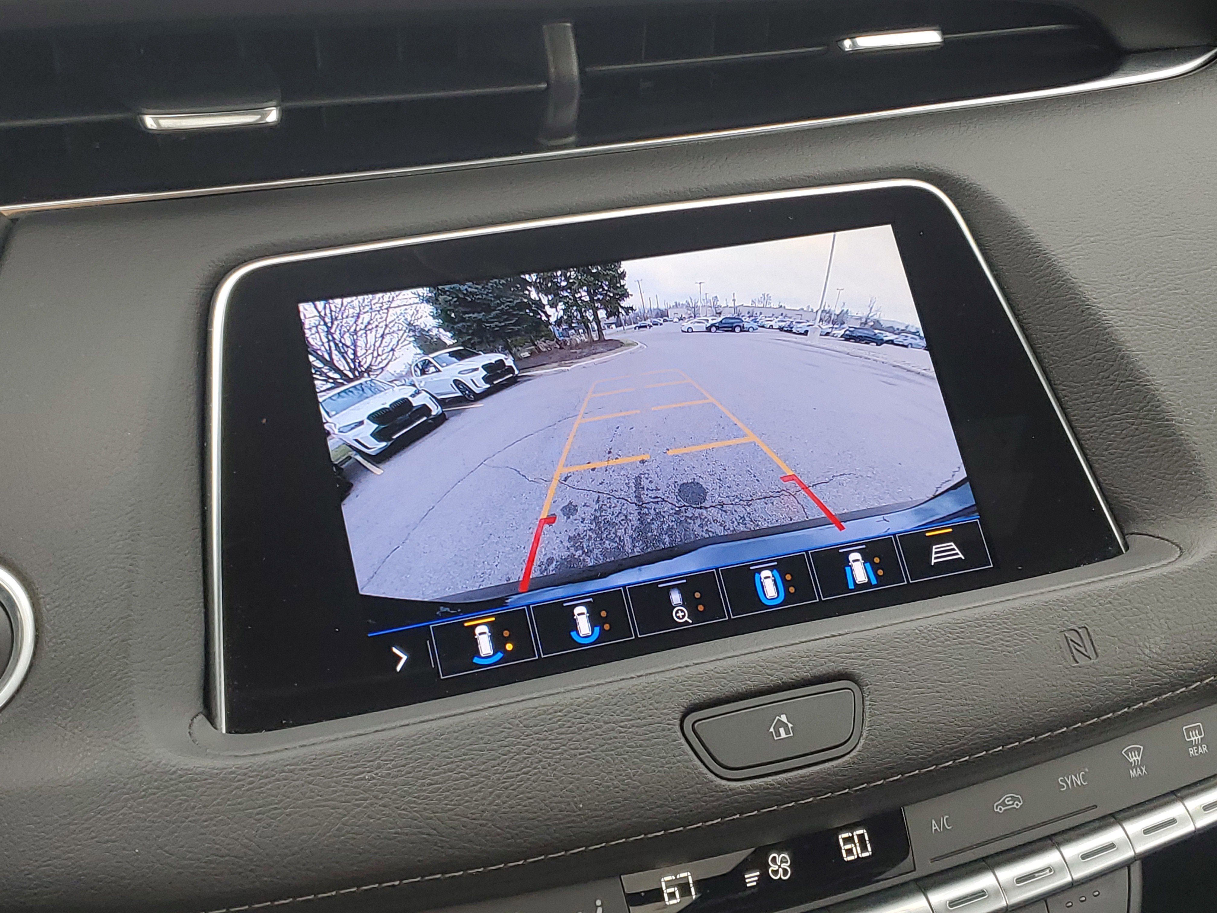 Used 2020 Cadillac XT4 Premium Luxury w/ Enhanced Visibility Package image 19