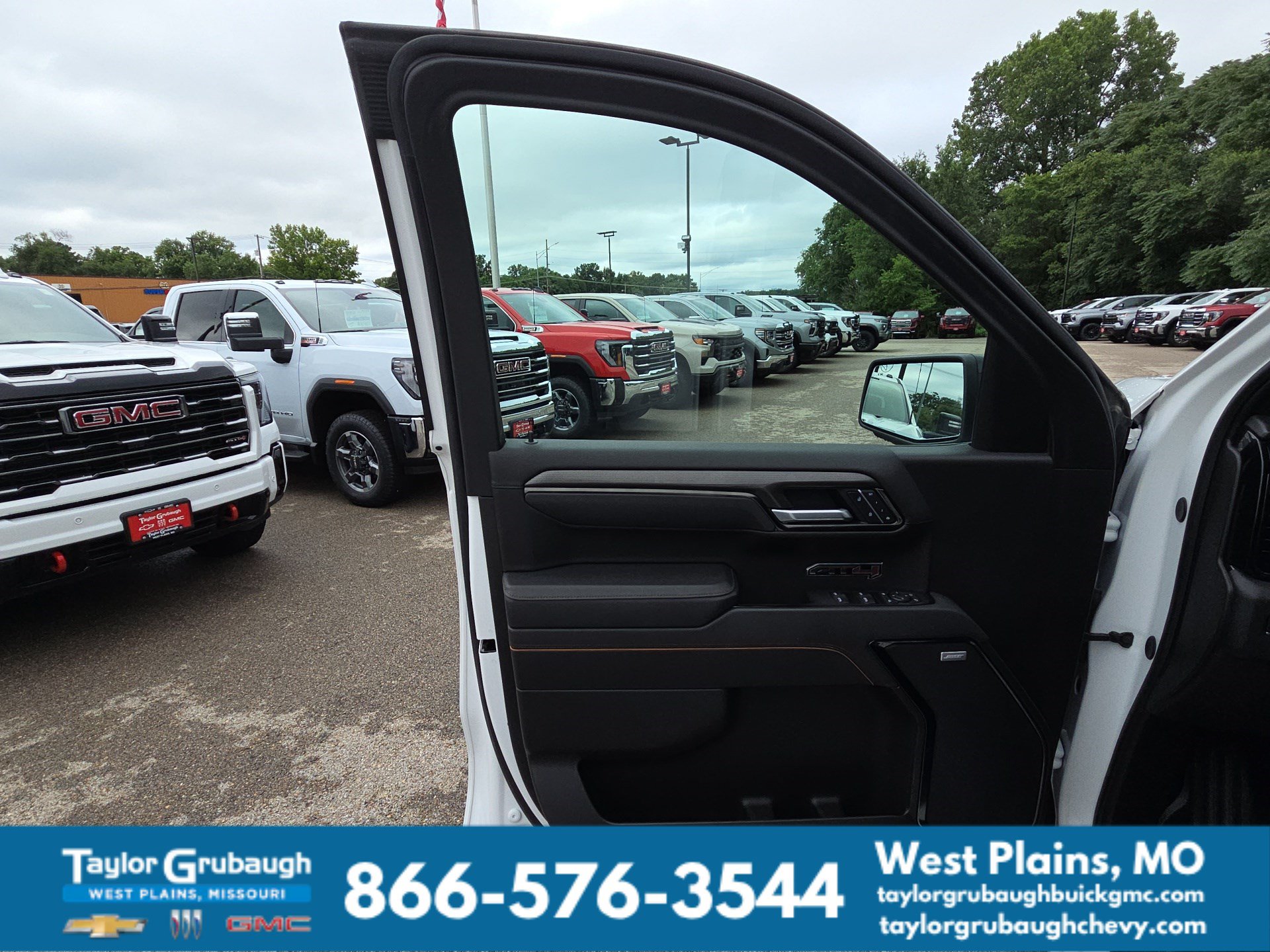 Certified 2025 GMC Sierra 1500 AT4 AWD/4WD image 14