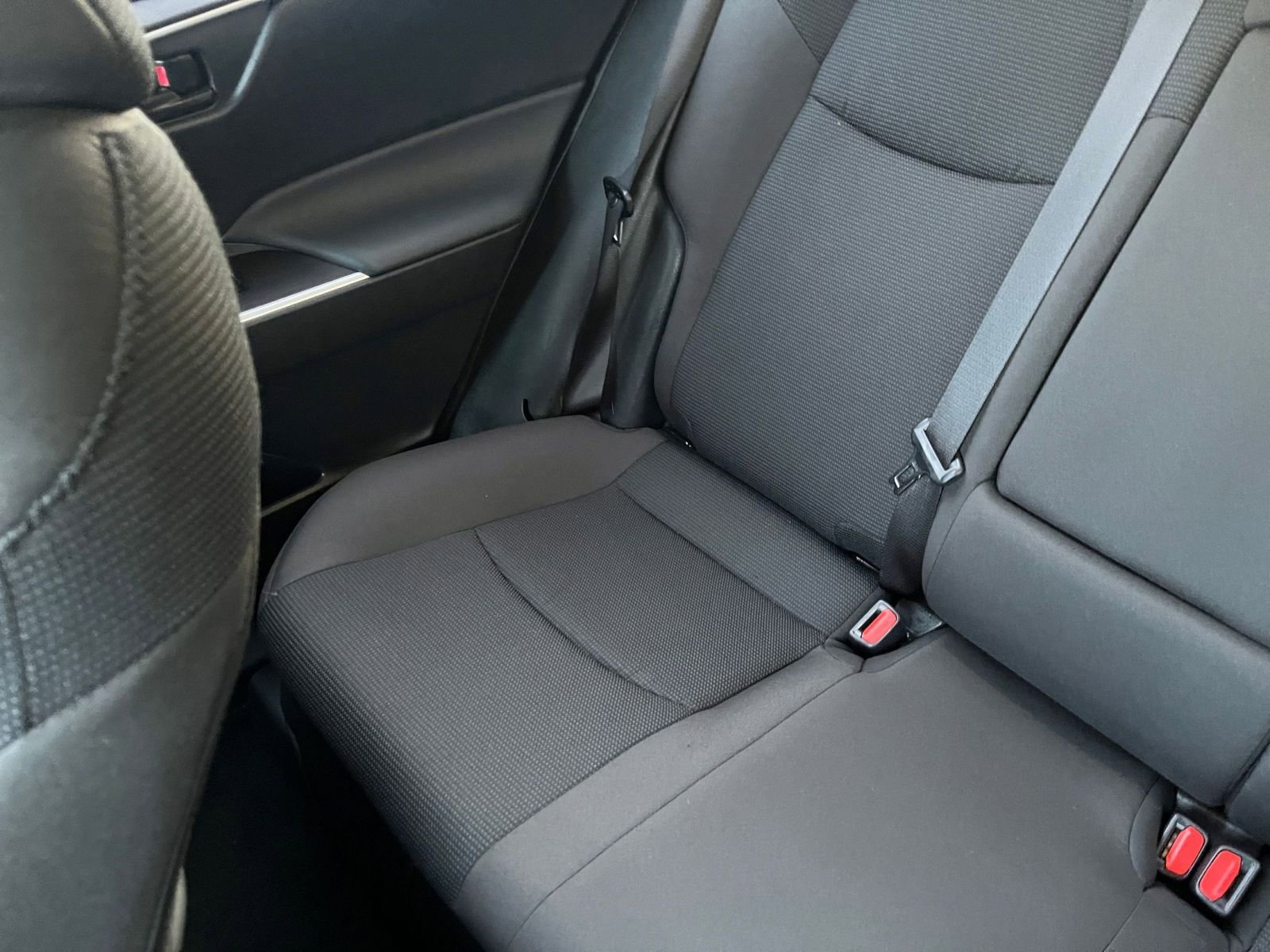 Used 2025 Toyota RAV4 LE image 39