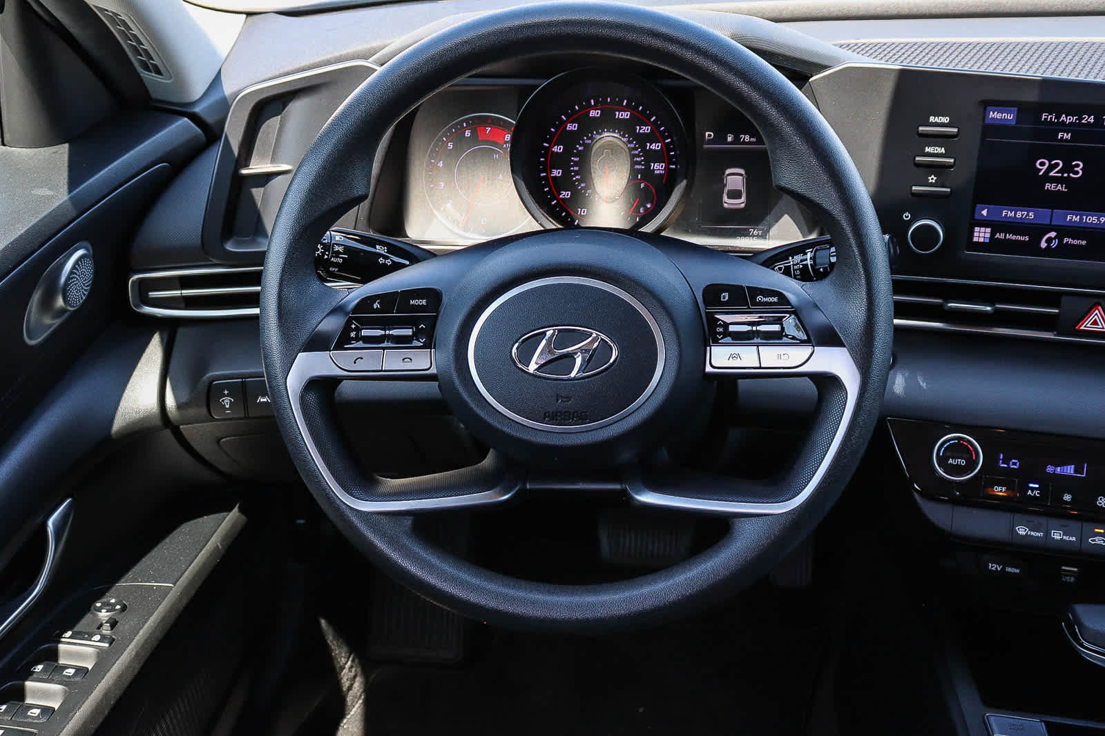 Used 2022 Hyundai Elantra SEL FWD image 20