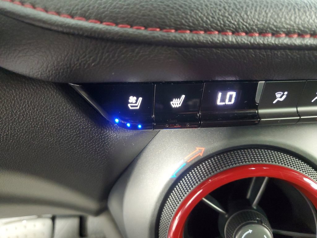 Used 2021 Chevrolet Blazer RS w/ Enhanced Convenience Package FWD image 21