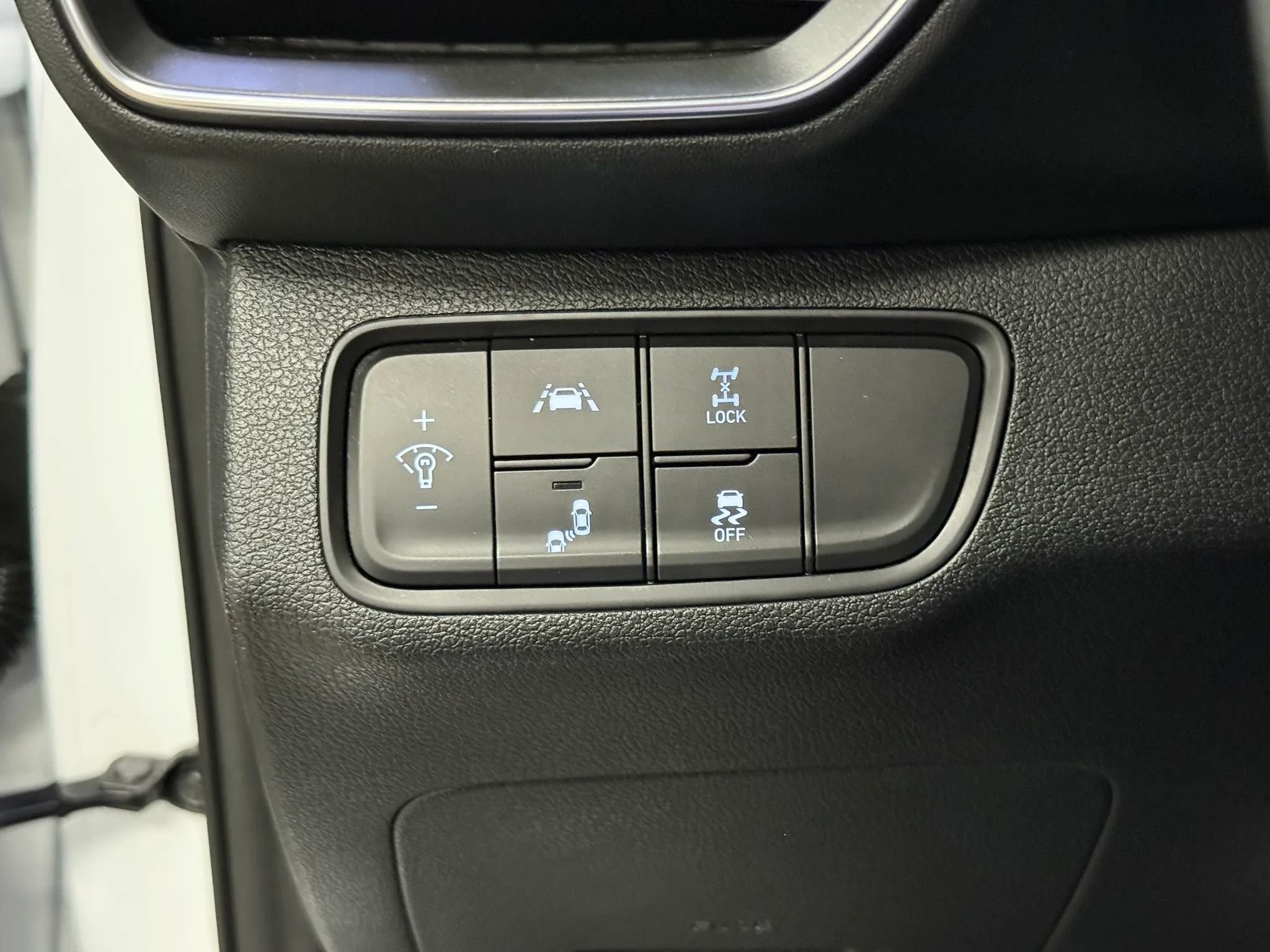 Used 2019 Hyundai Santa Fe SE AWD/4WD image 15