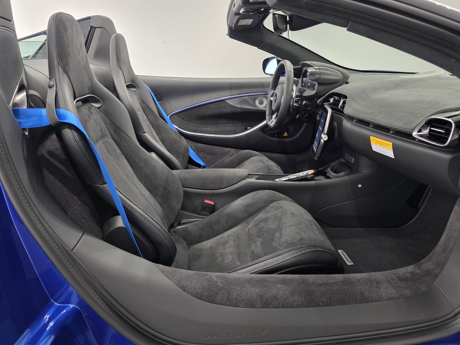 New 2026 McLaren Artura Spider RWD image 25