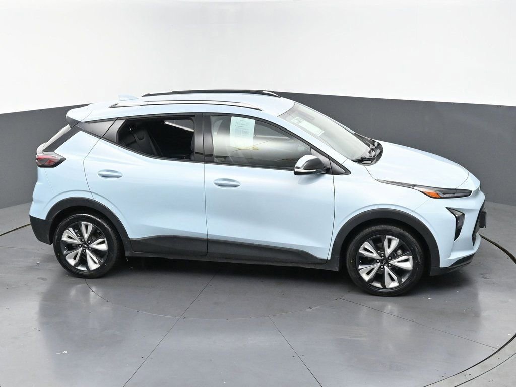 Used 2022 Chevrolet Bolt EUV LT w/ Convenience Package FWD image 44