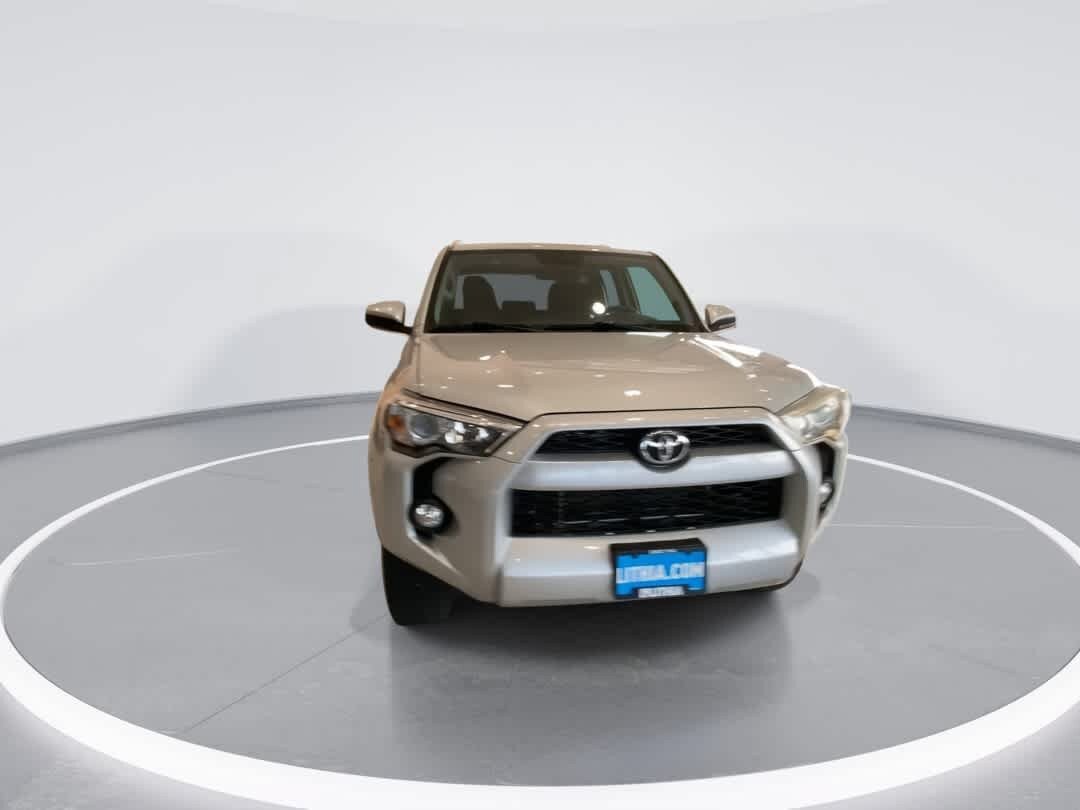 Used 2016 Toyota 4Runner SR5 AWD/4WD image 3