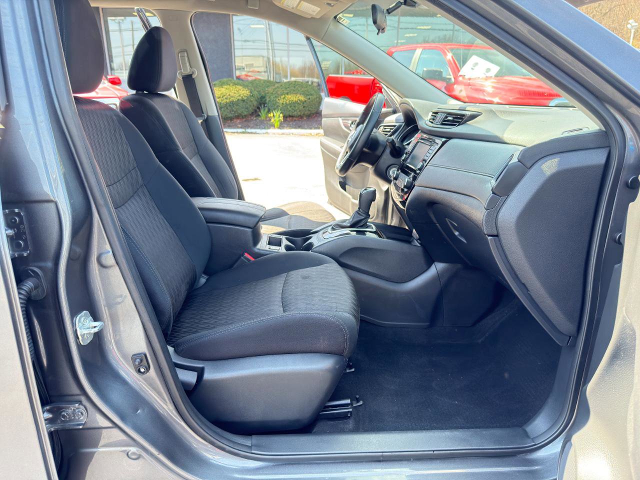 Used 2018 Nissan Rogue S w/ S Value Package image 24