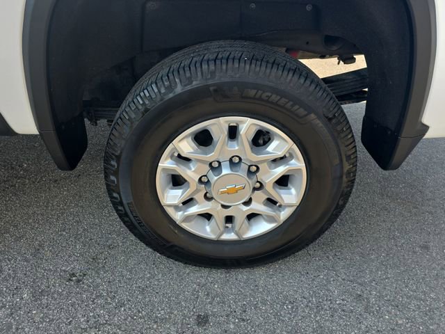 Used 2024 Chevrolet Silverado 2500 LT AWD/4WD image 34