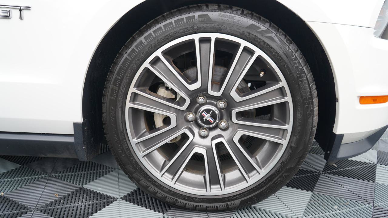 Used 2010 Ford Mustang GT RWD image 38