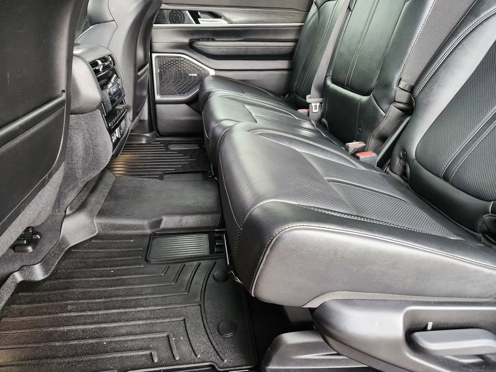 Used 2023 Jeep Wagoneer Series II image 7