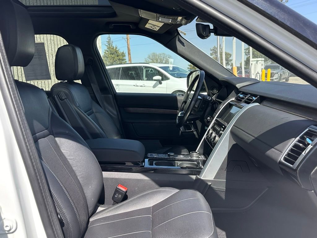 Used 2020 Land Rover Discovery HSE AWD/4WD image 23