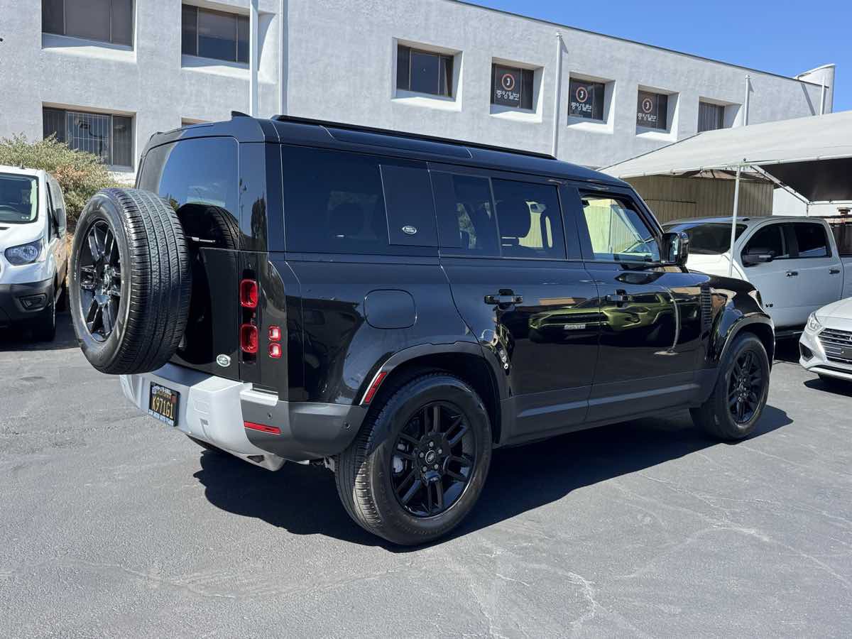Used 2023 Land Rover Defender 110 AWD/4WD image 9