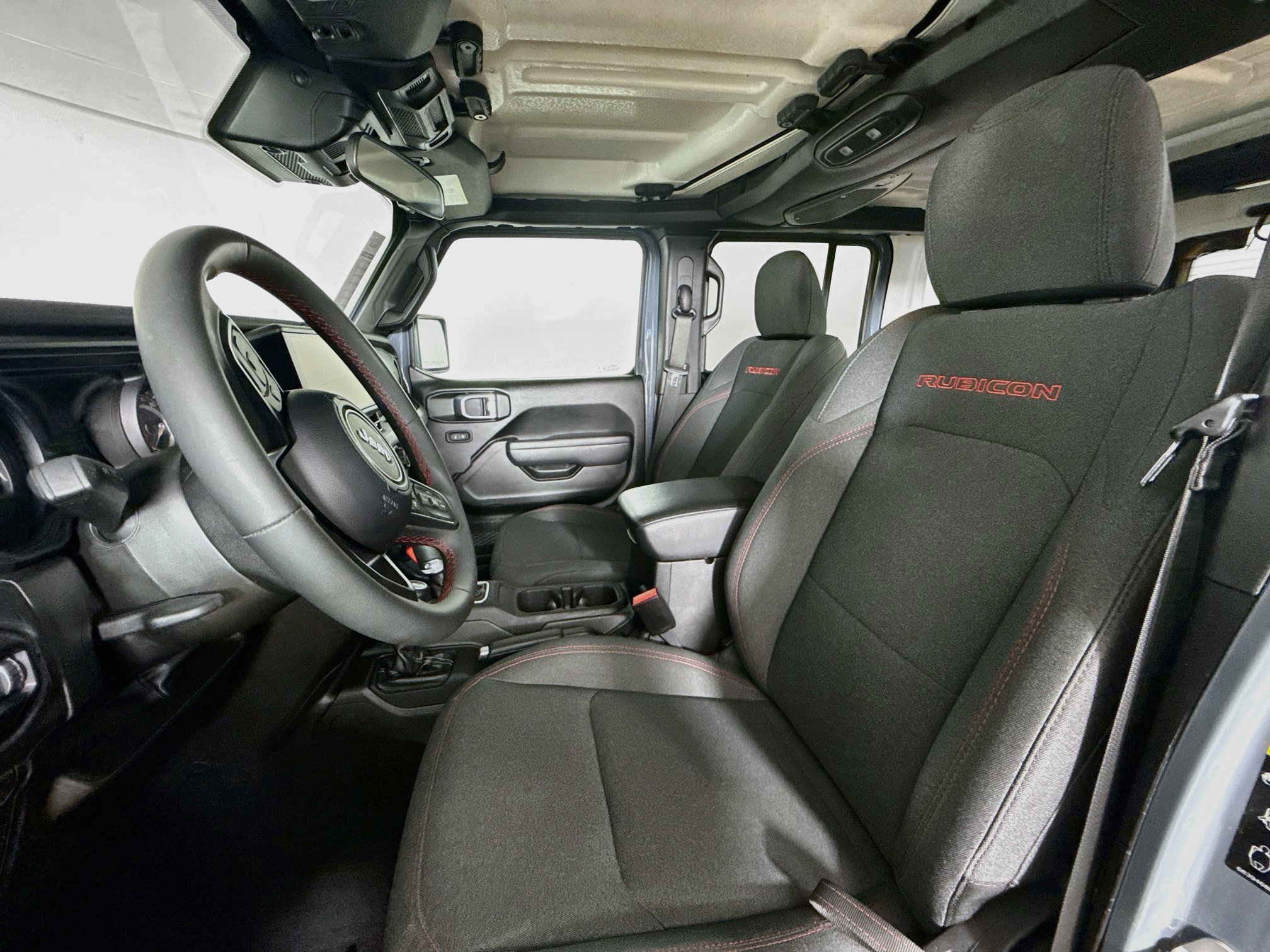 Used 2025 Jeep Wrangler Unlimited Rubicon AWD/4WD image 24