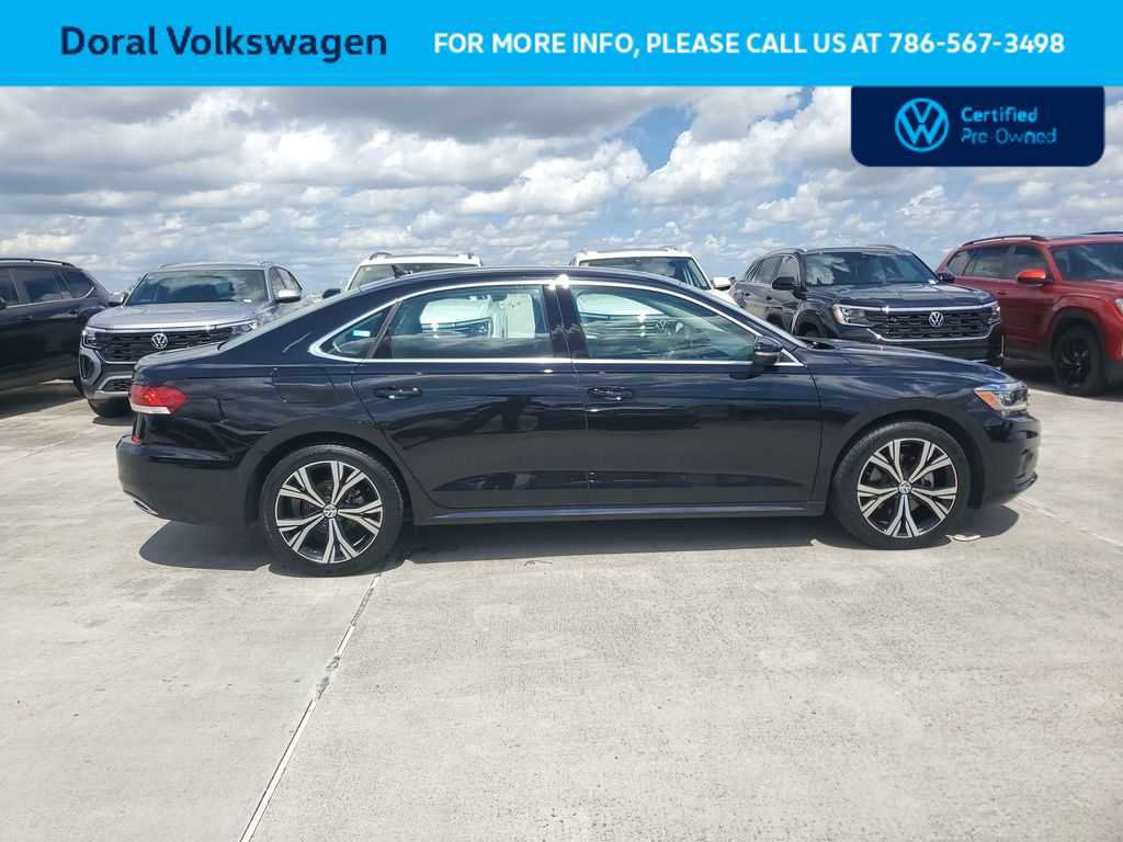 Used 2022 Volkswagen Passat 2.0T SE FWD image 12