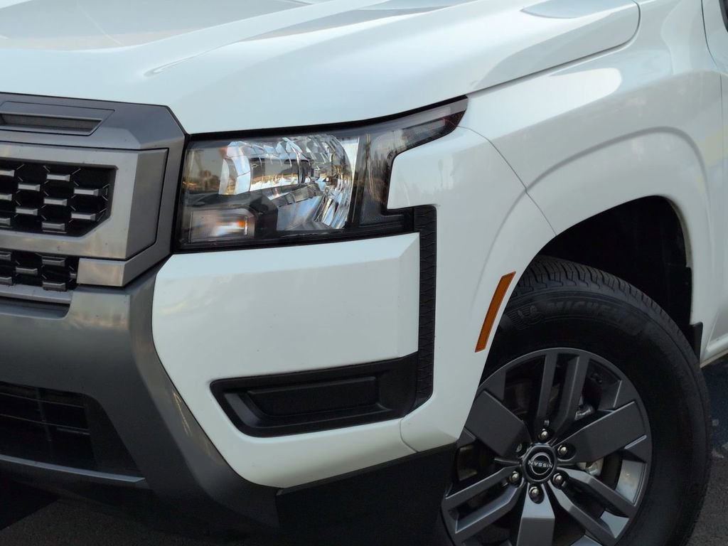 Certified 2025 Nissan Frontier SV RWD image 10