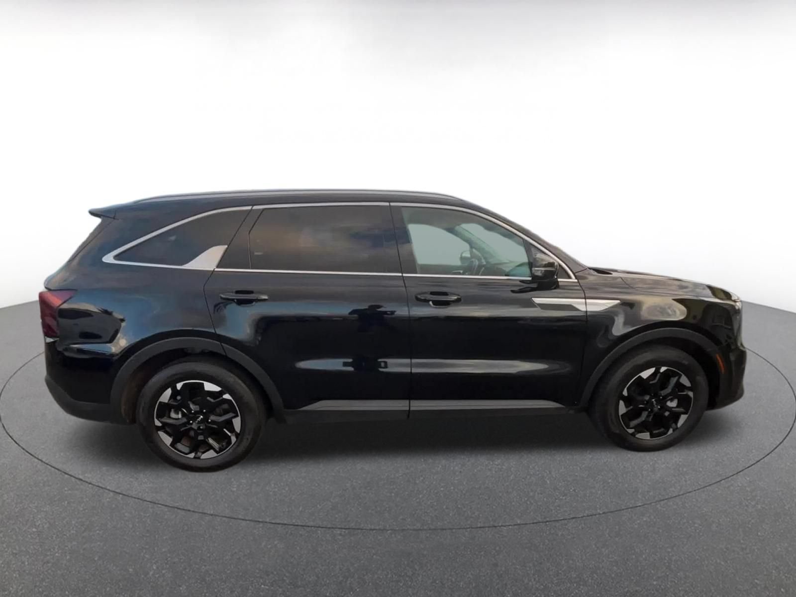 Used 2024 Kia Sorento S FWD image 15
