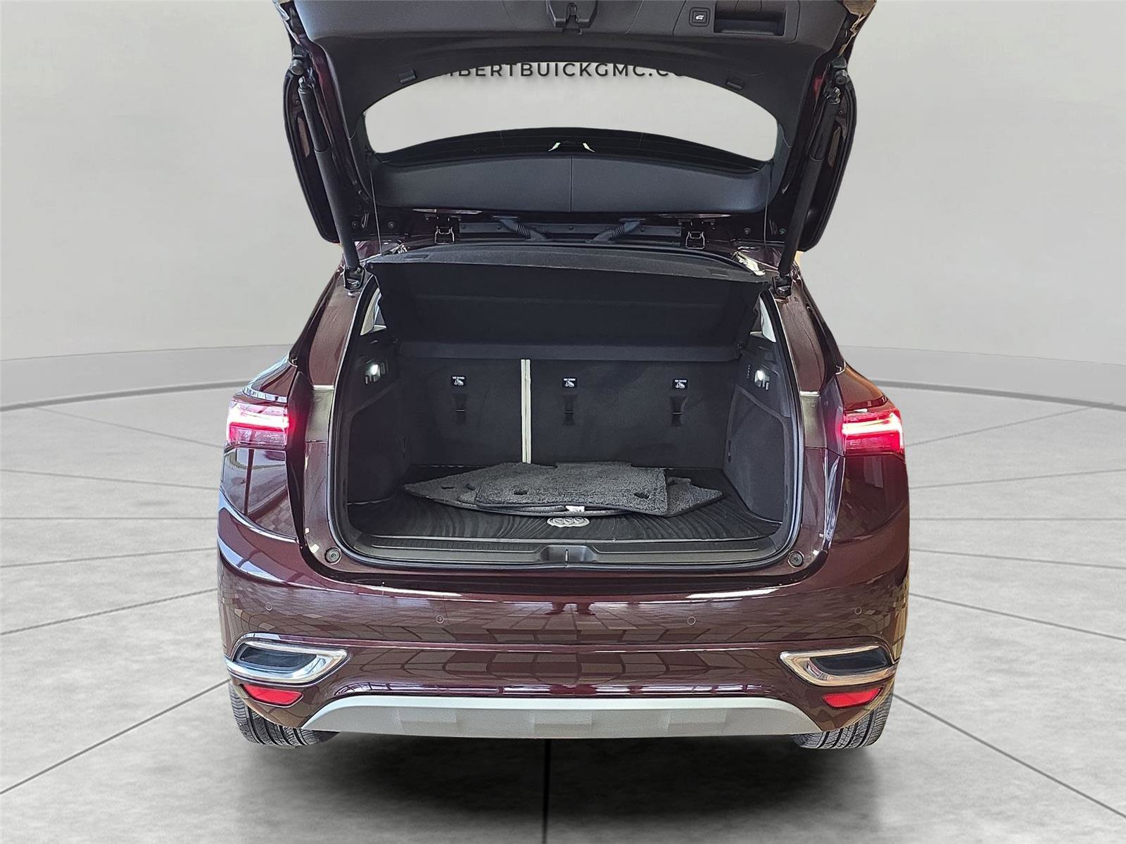 Used 2023 Buick Envision Avenir image 29