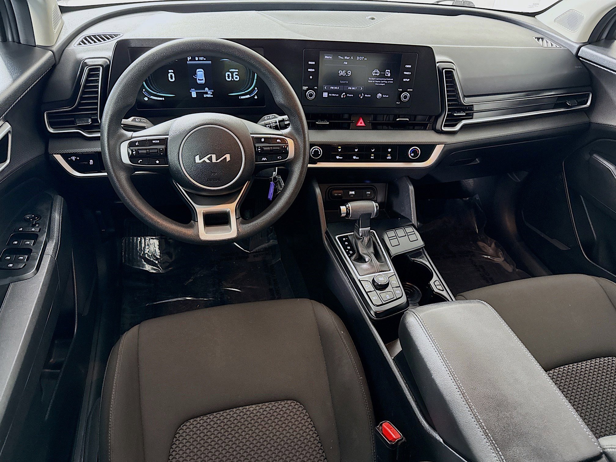 Used 2024 Kia Sportage LX image 17