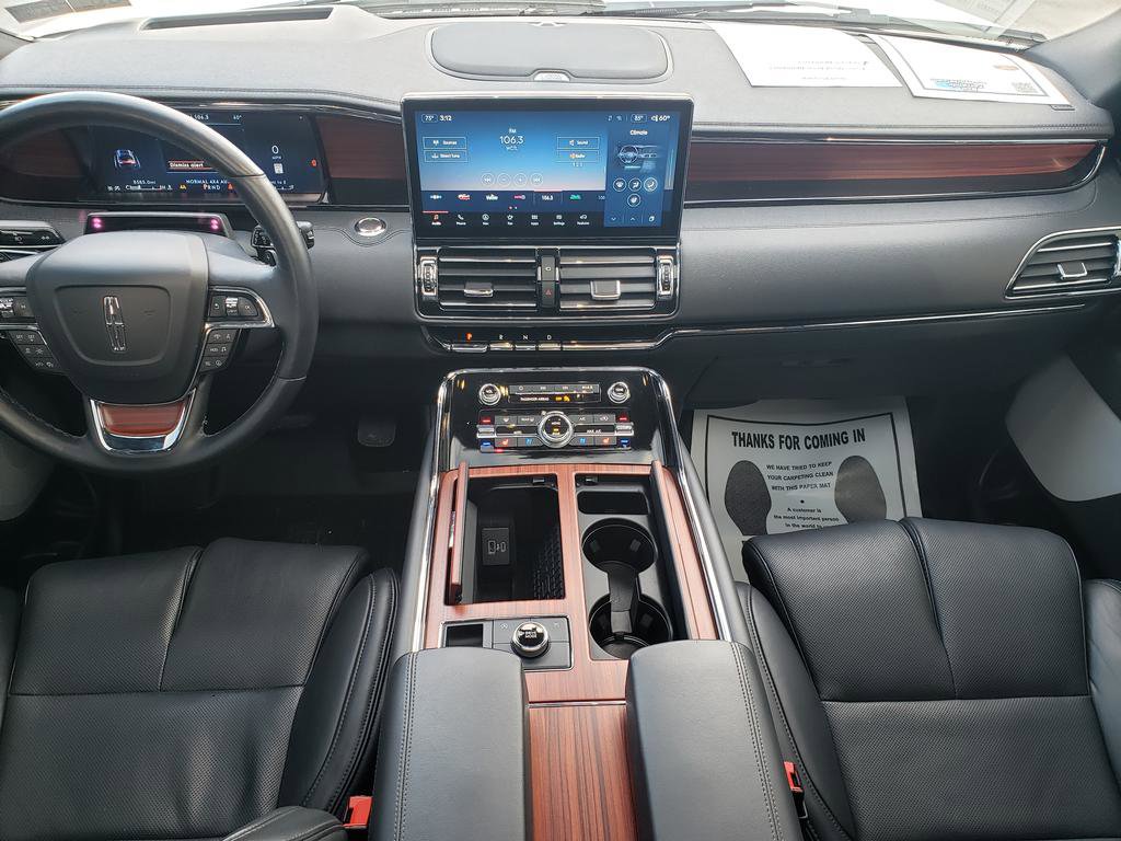 Used 2024 Lincoln Navigator Reserve image 16