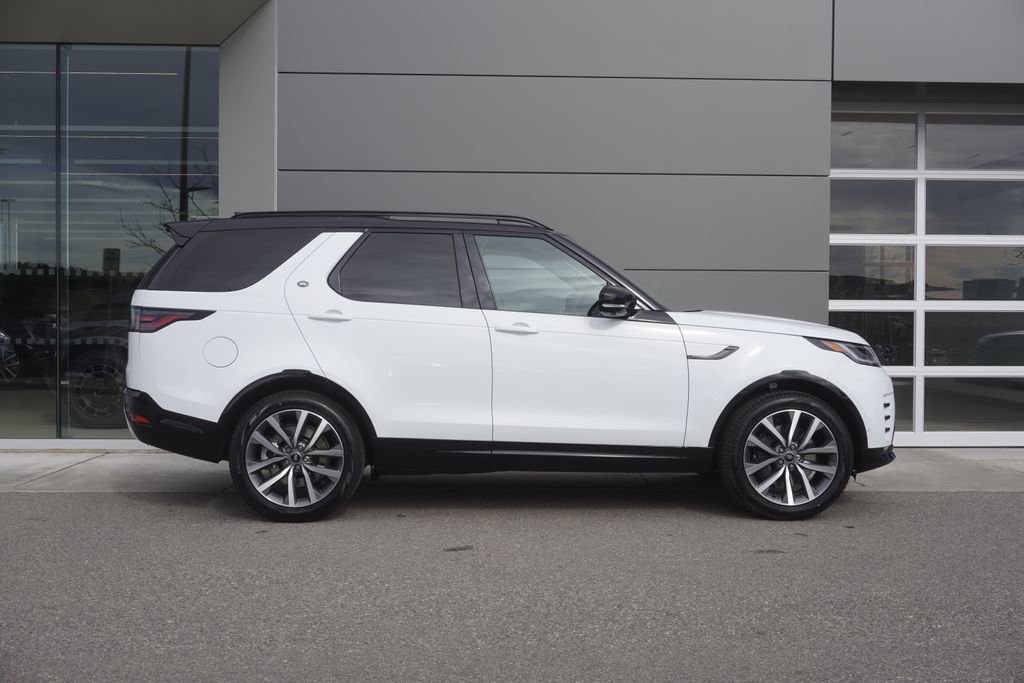 New 2026 Land Rover Discovery Limited Edition image 7