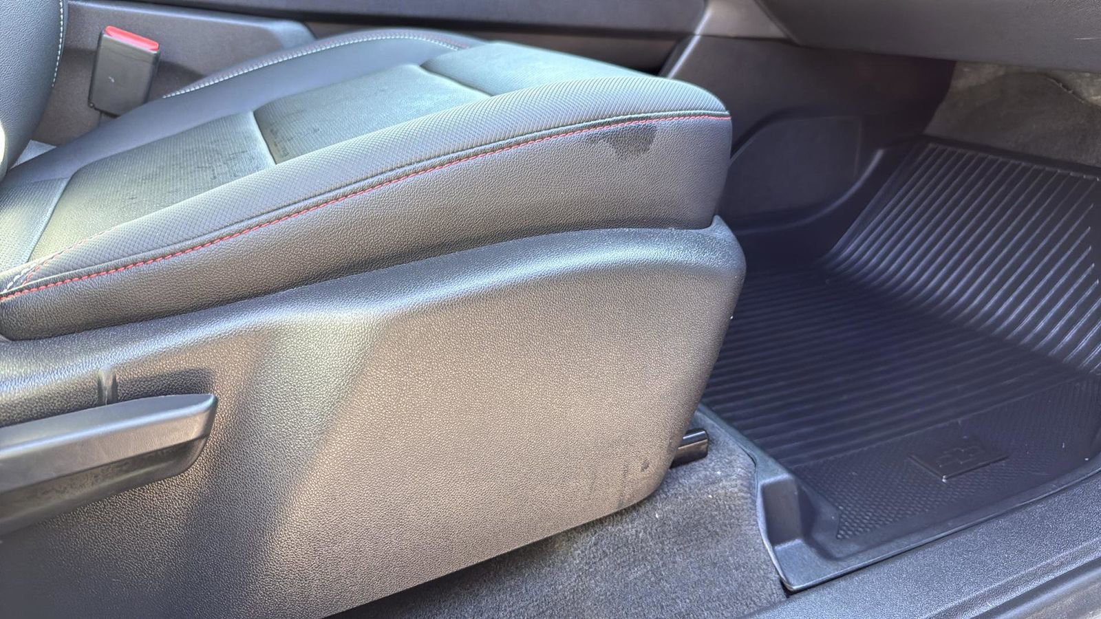 Used 2025 Chevrolet Traverse Z71 w/ Driver Confidence Package image 25