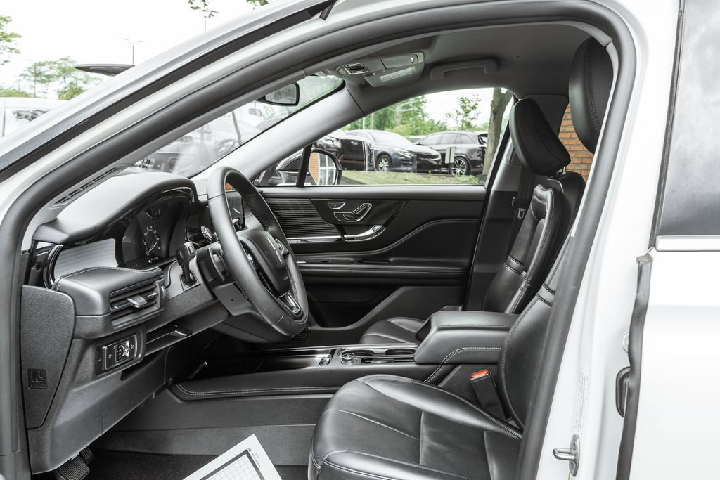 Used 2022 Lincoln Corsair AWD w/ Equipment Group 101A image 24