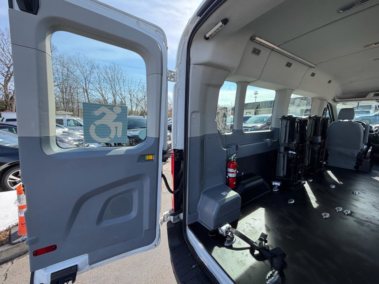 Used 2015 Ford Transit 350 XL RWD image 28