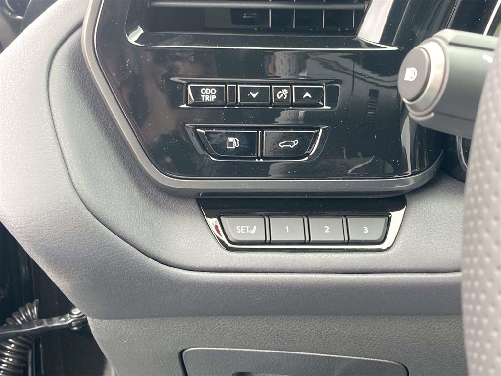 New 2026 Lexus TX 500h AWD image 19