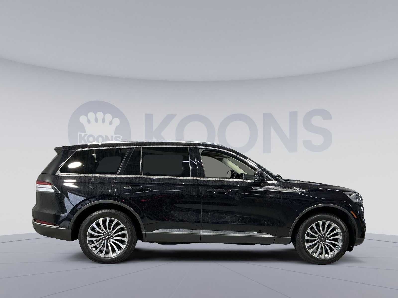 Used 2024 Lincoln Aviator AWD w/ Premium Package image 17