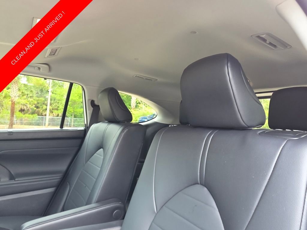 Used 2023 Toyota Highlander XLE image 23