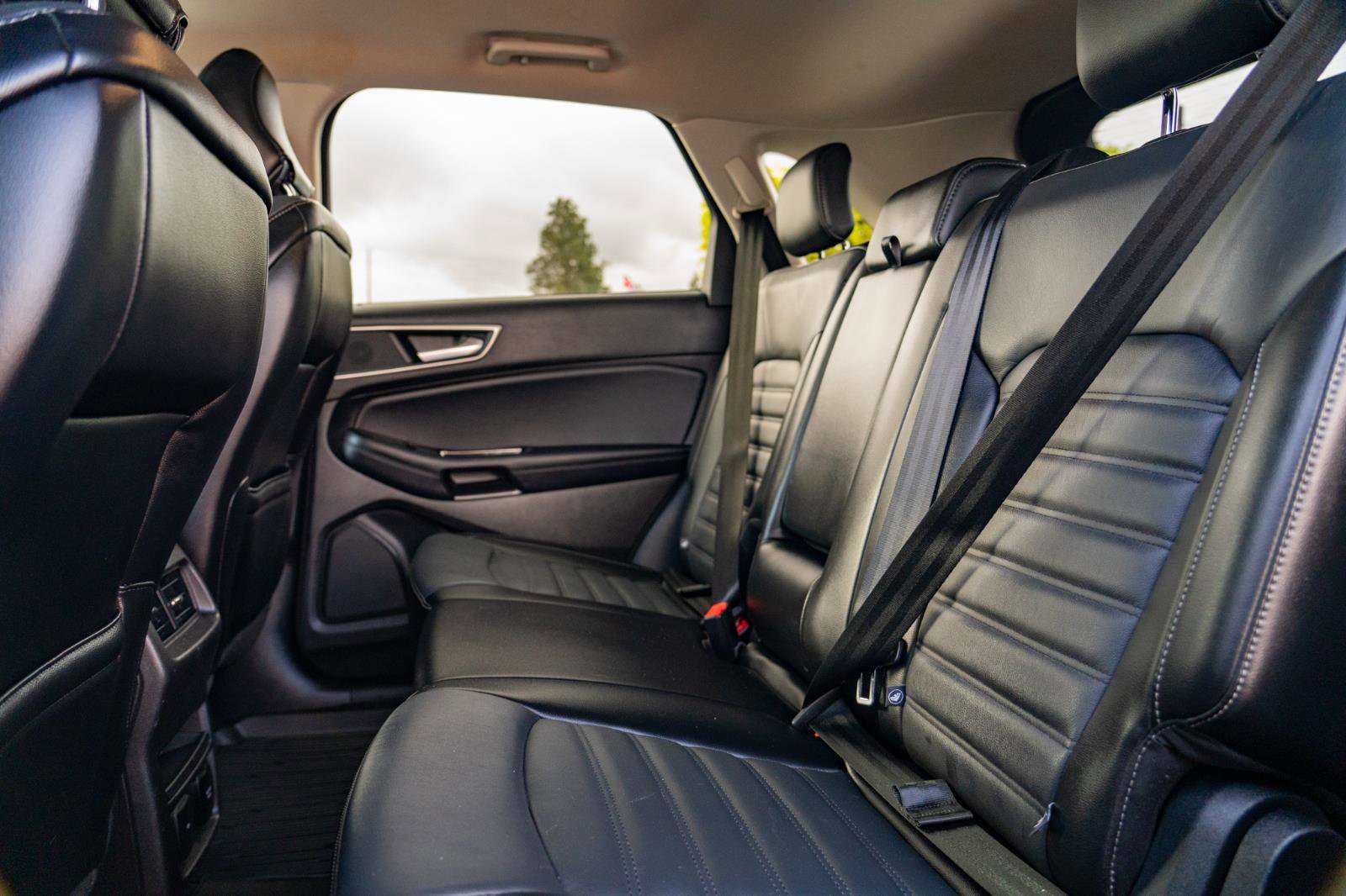 Used 2018 Ford Edge SEL w/ Equipment Group 201A AWD/4WD image 18