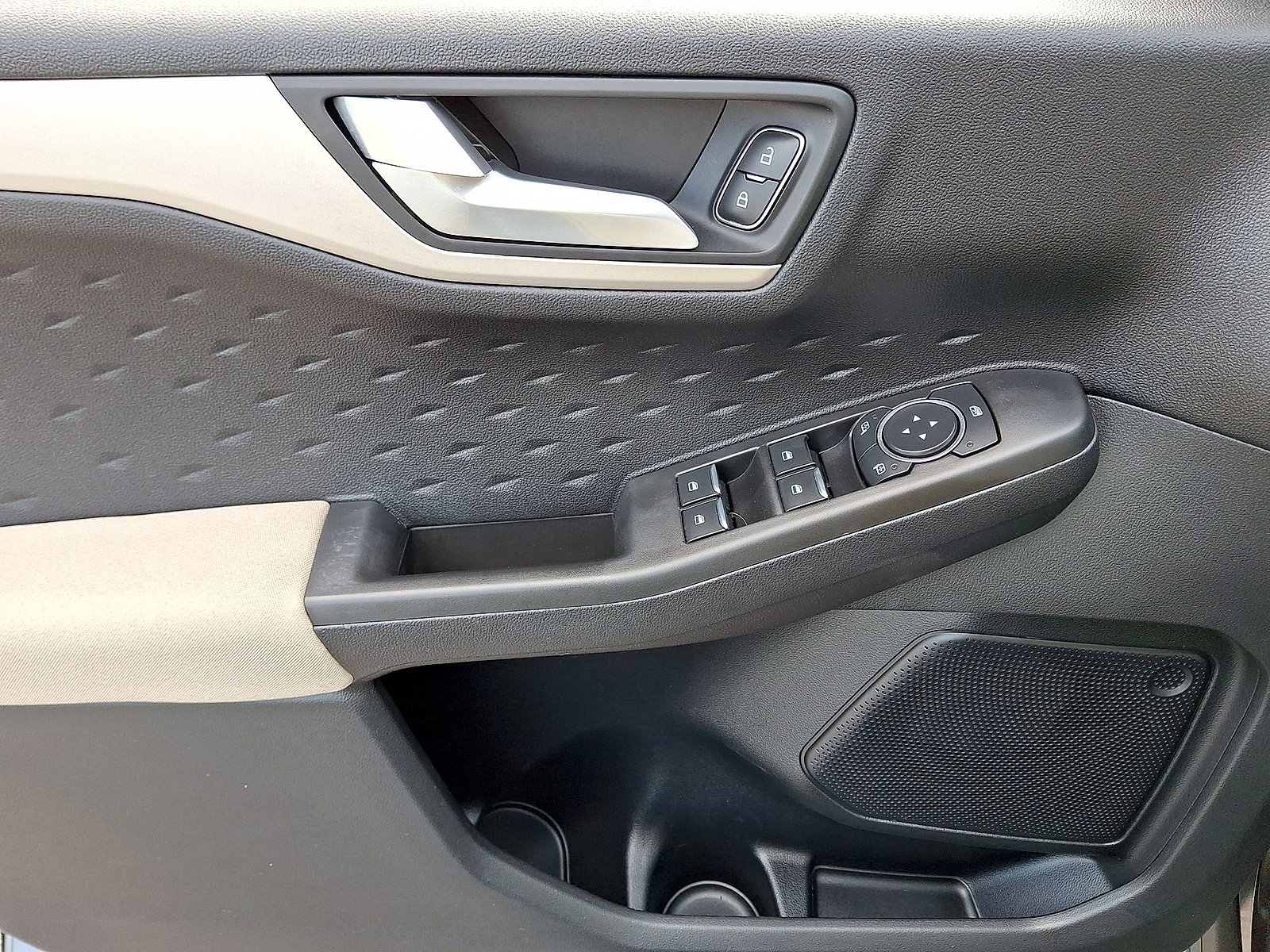 Used 2020 Ford Escape SE Sport AWD/4WD image 10