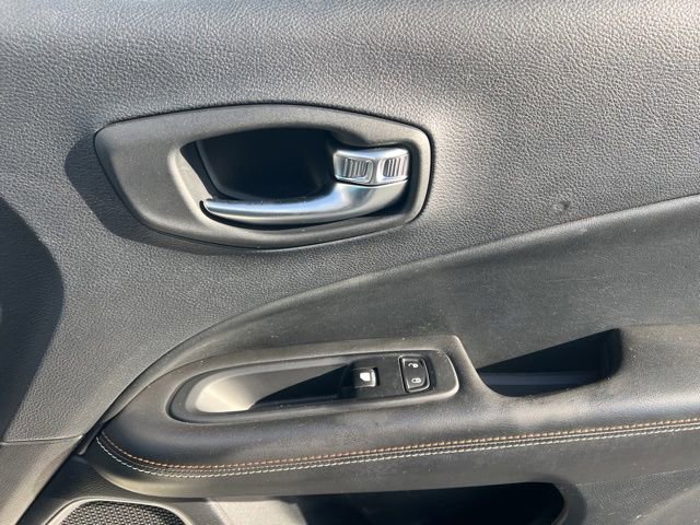 Used 2019 Jeep Compass Latitude w/ Popular Equipment Group image 29