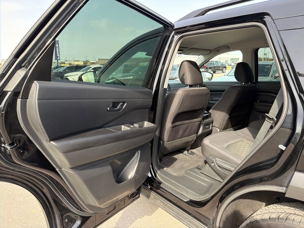 Used 2024 Nissan Pathfinder SV image 24