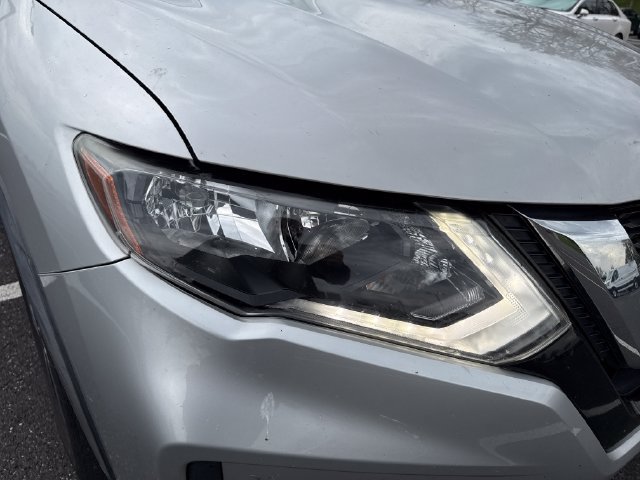 Used 2020 Nissan Rogue SV w/ Premium Package FWD image 12