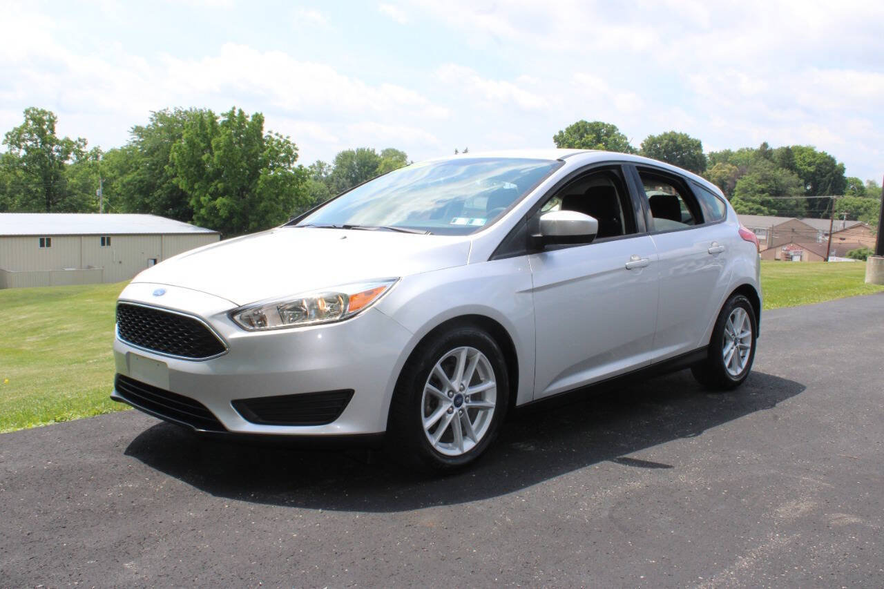 Used 2018 Ford Focus SE FWD image 4