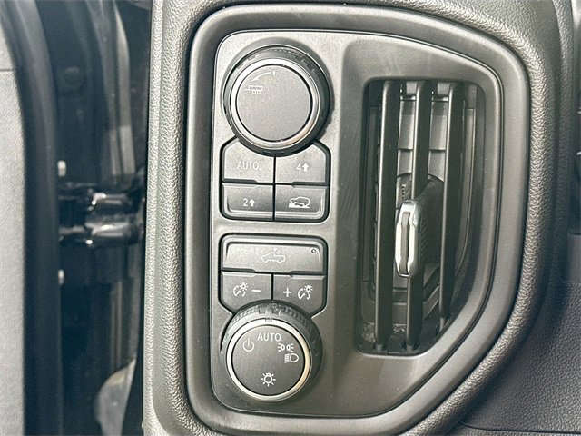 Used 2023 Chevrolet Silverado 1500 Custom image 19