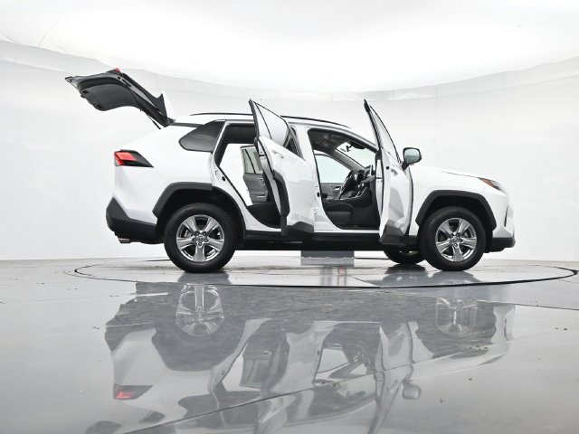 Used 2024 Toyota RAV4 XLE FWD image 53