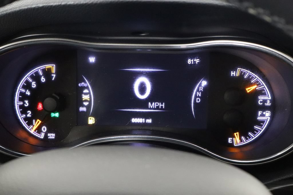 Used 2022 Jeep Grand Cherokee Laredo E AWD/4WD image 11