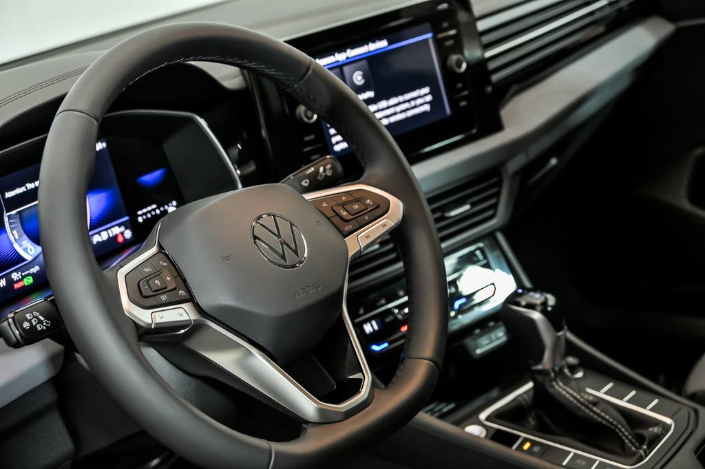 New 2026 Volkswagen Jetta SE FWD image 10