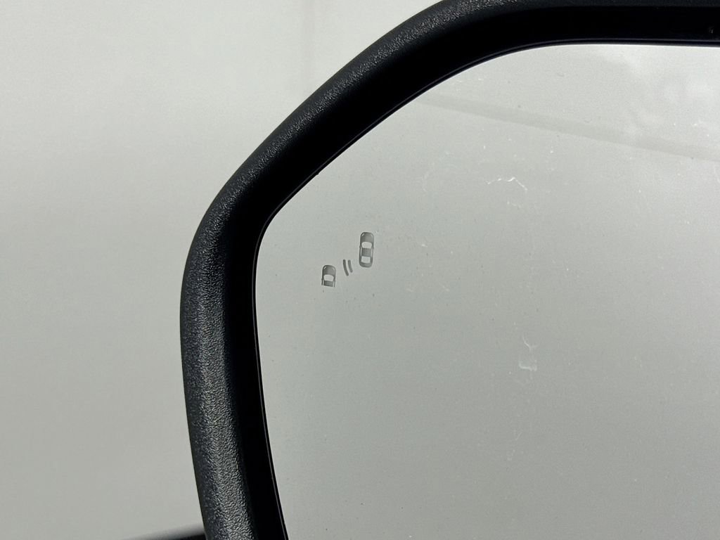 Used 2022 Ford Explorer XLT w/ Equipment Group 202A image 17