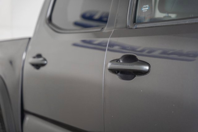 Used 2019 Toyota Tacoma TRD Off-Road image 17