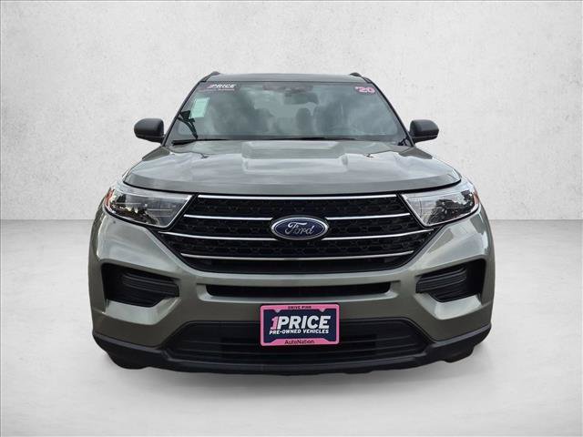 Used 2020 Ford Explorer XLT AWD/4WD image 2